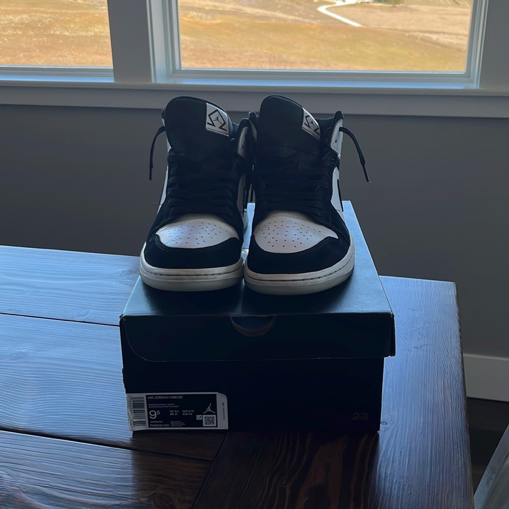 Jordan 1 mid diamond, 9.5, 7.8 condition, OG all